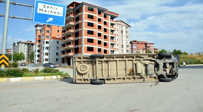 Tokat'ta öğrenci servisi devrildi: 7 yaralı