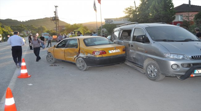 Bartın'da trafik kazası: 10 yaralı