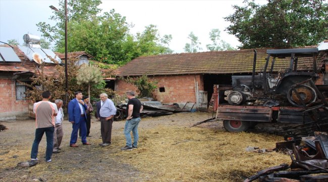 Başkan İkiz'den yangından zarar gören aileyi ziyaret