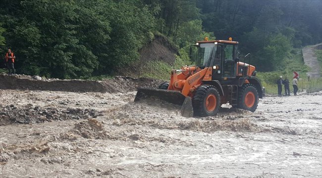 Bolu'da sağanak hayatı olumsuz etkiledi