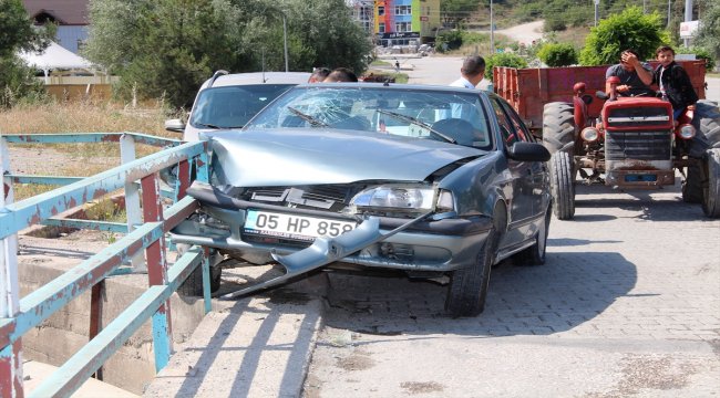 Taşova'da trafik kazası: 3 yaralı