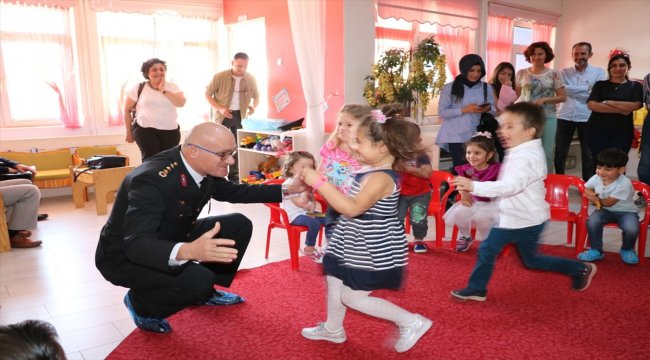 Tokat İl Jandarma Komutanı Arıkan karne dağıttı