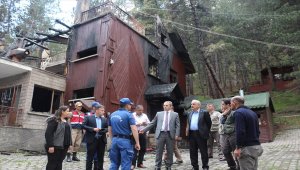 Tosya'da boş otel binası yandı