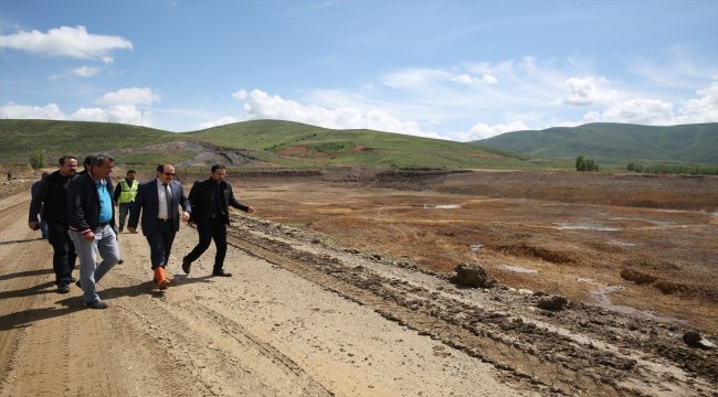 Vali Pehlivan, baraj inşaatında incelemelerde bulundu