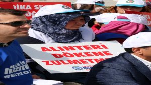 Bolu Belediyesi'nde işten çıkarılan işçilerin oturma eylemi