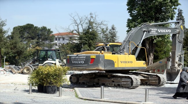 Düzce'de kaçak yapıların yıkımına başlandı