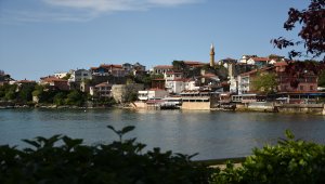 Amasra bayram tatilinde dolu