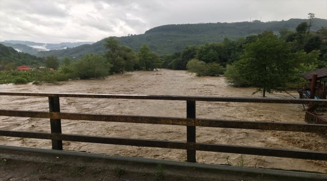 Düzce'deki su baskını ve toprak kayması