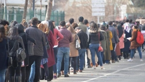 18-22 yaş aralığındaki işsiz gençlerin yüzde 74.3’ü sadece yol-yemek veren bir yerde çalışmaya razı