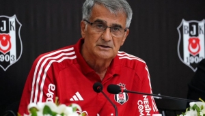  Şenol Güneş, antrenman öncesinde basın mensuplarıyla sohbet etti