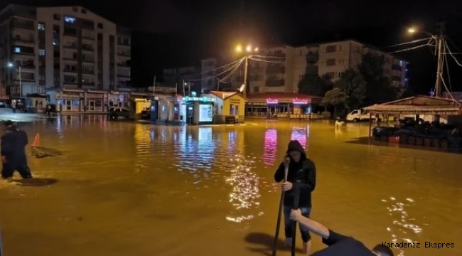 Artvin'de şiddetli yağış etkili oldu