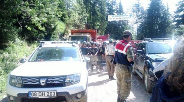 Artvin'de çevrecilerle Jandarma arasında gerginlik