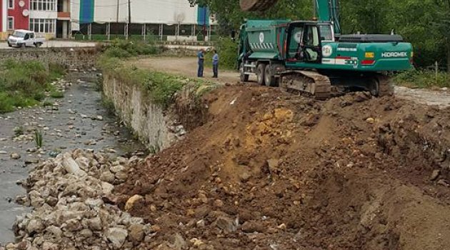 Gölköy Irmağı çevre düzenlemesi yapılıyor