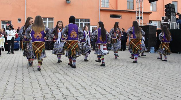 GÜRGENTEPE'DE HIDRELLEZ COŞKUYLA KUTLANDI