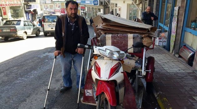 “Her şeyi devletten beklememek lazım”