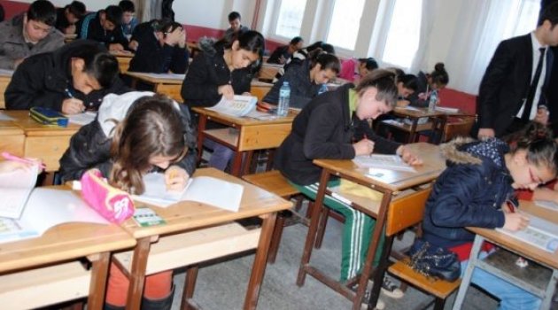 Liselerde 'ilave ders' adı altında paralı kurslar başlatıldı