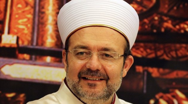 Mehmet Görmez: 'Evlerde ders halkaları oluşturalım'