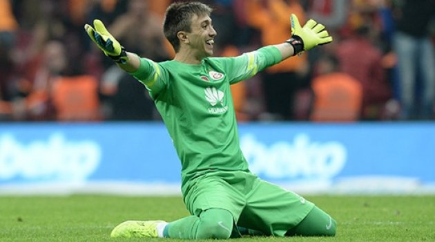 Muslera'ya 2 DEV KULÜP TALİP!