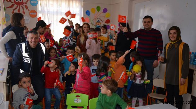 Polisimiz Gölköy Anaokulu öğrencileri ile buluşarak mesleklerini tanıttılar