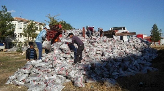 Sosyal Yardımlaşma ve Dayanışma Vakıfları, Muhtaç Ailelerin Yüzünü Güldürüyor