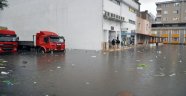 Zonguldak'ta sağanak nedeniyle bazı ev ve iş yerlerini su bastı